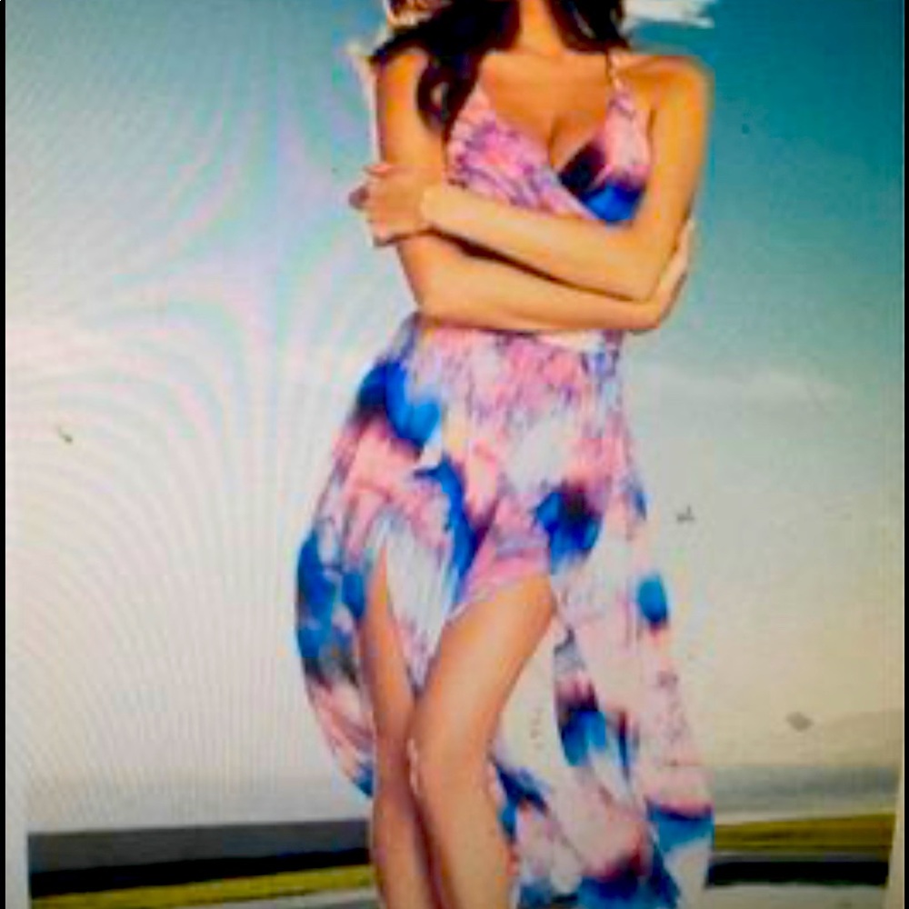 Super sexy BEBE flyaway dress